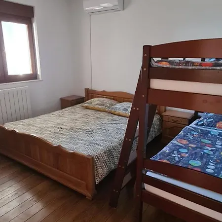 Klara Novi Vinodolski