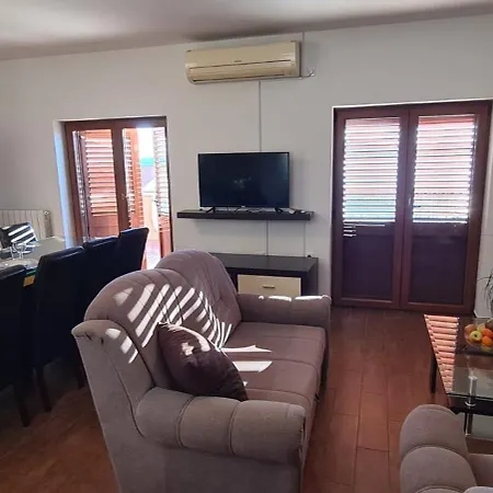 Klara * Novi Vinodolski