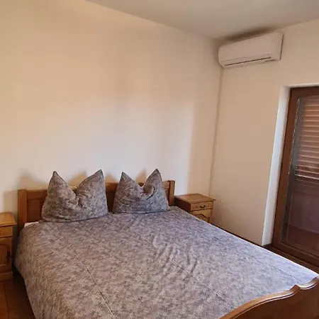 Apartment Klara *