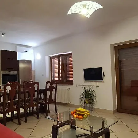 Klara * Novi Vinodolski