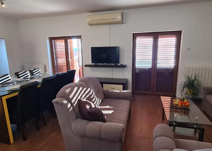 Klara * Novi Vinodolski