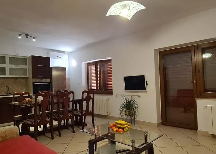 Klara * Novi Vinodolski